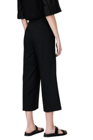 SARAH LAWRENCE CITY HW WIDE LEG CROP BLACK