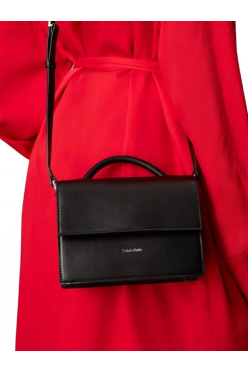 CALVIN KLEIN LINN TOP HANDLE CROSSBODY BAG BLACK - 358011