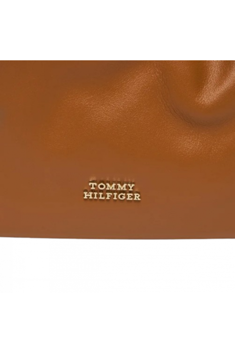 TOMMY HILFIGER LUXE SOFT LEATHER SHOULDER BAG - BROWN 0HD